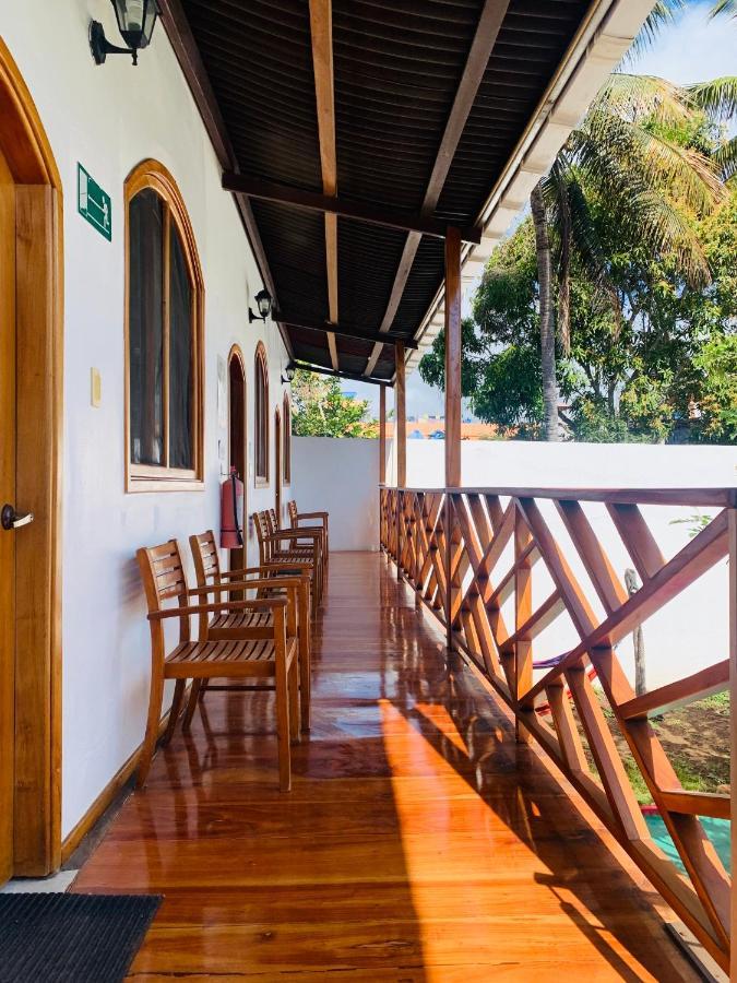 Hostal White House Galapagos Puerto Ayora  Εξωτερικό φωτογραφία