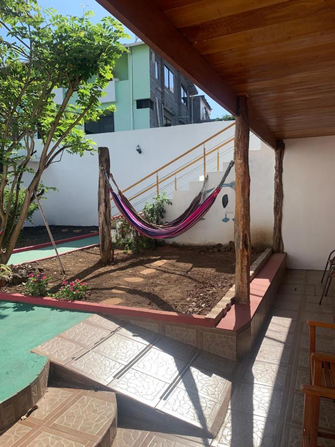 Hostal White House Galapagos Puerto Ayora  Εξωτερικό φωτογραφία
