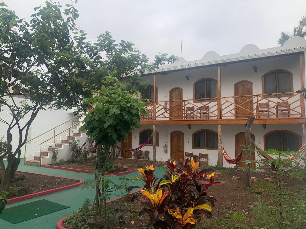 Hostal White House Galapagos Puerto Ayora  Εξωτερικό φωτογραφία