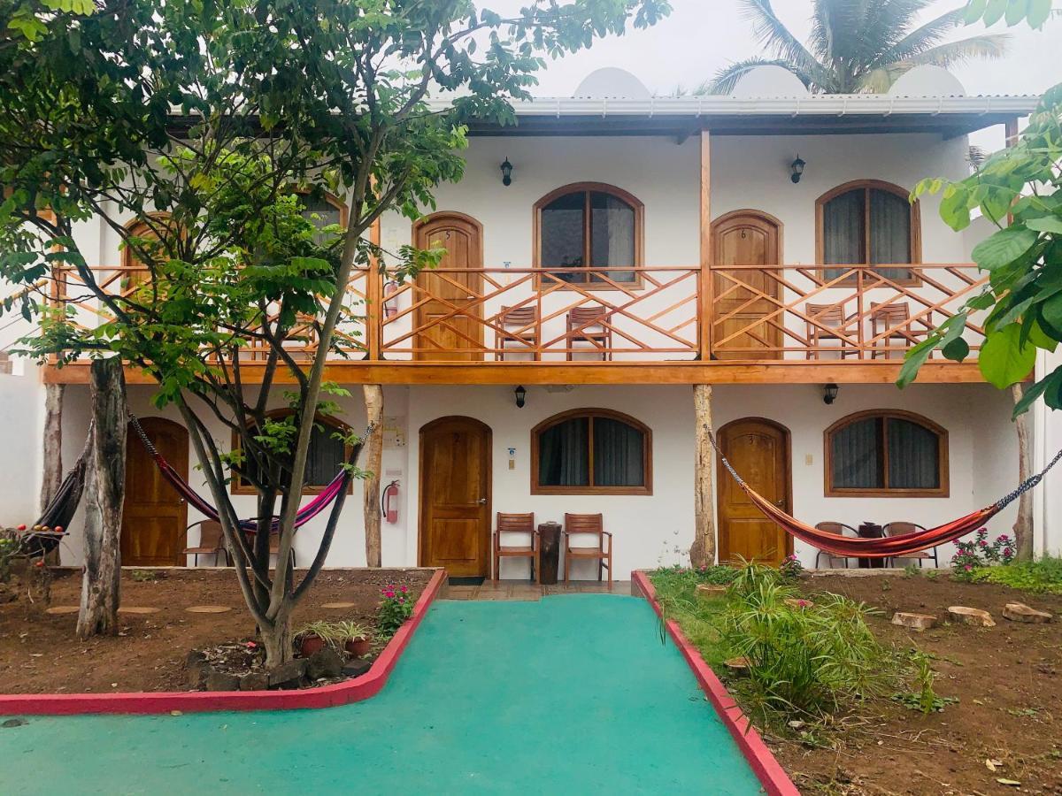 Hostal White House Galapagos Puerto Ayora  Εξωτερικό φωτογραφία