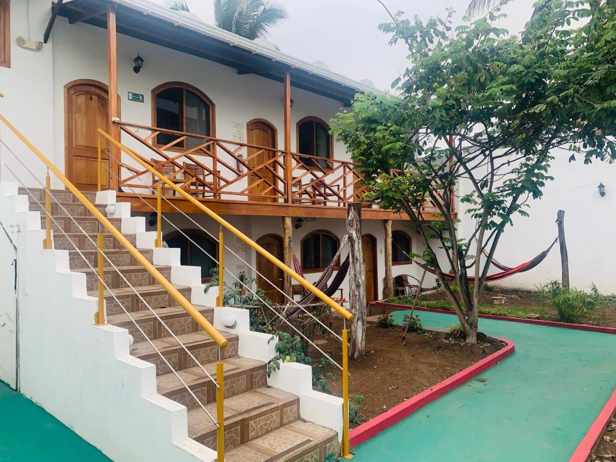 Hostal White House Galapagos Puerto Ayora  Εξωτερικό φωτογραφία