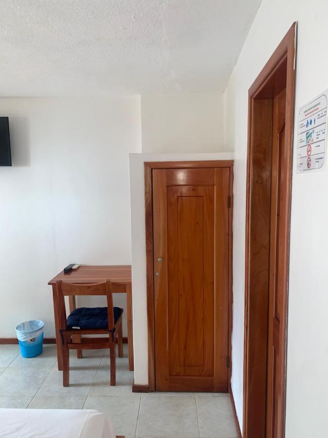 Hostal White House Galapagos Puerto Ayora  Εξωτερικό φωτογραφία