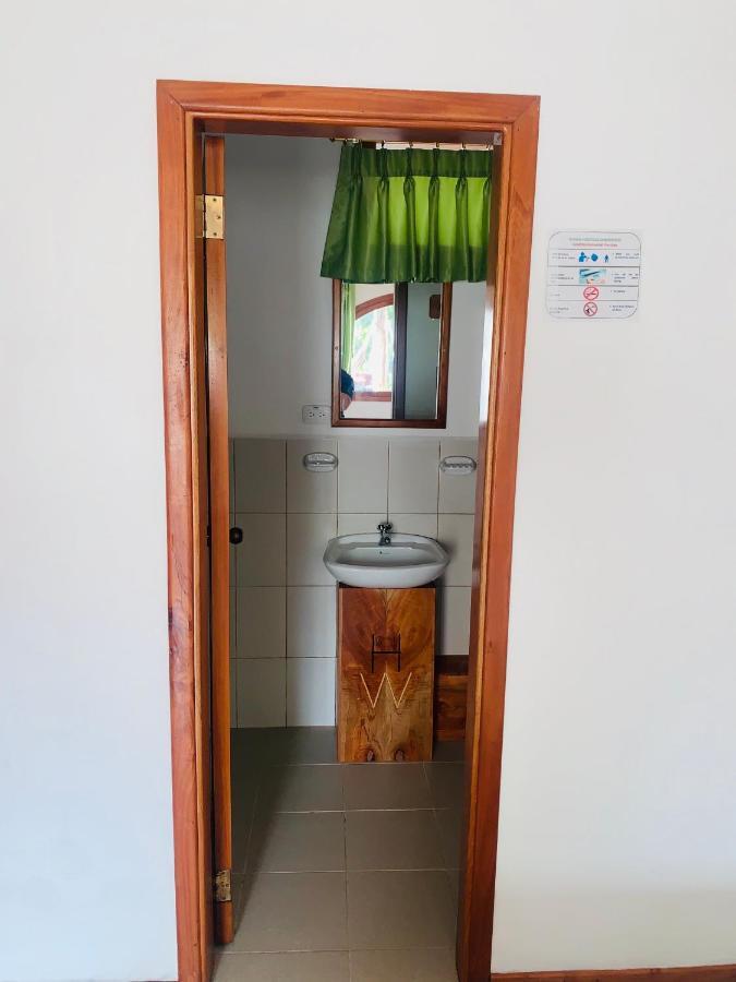 Hostal White House Galapagos Puerto Ayora  Εξωτερικό φωτογραφία