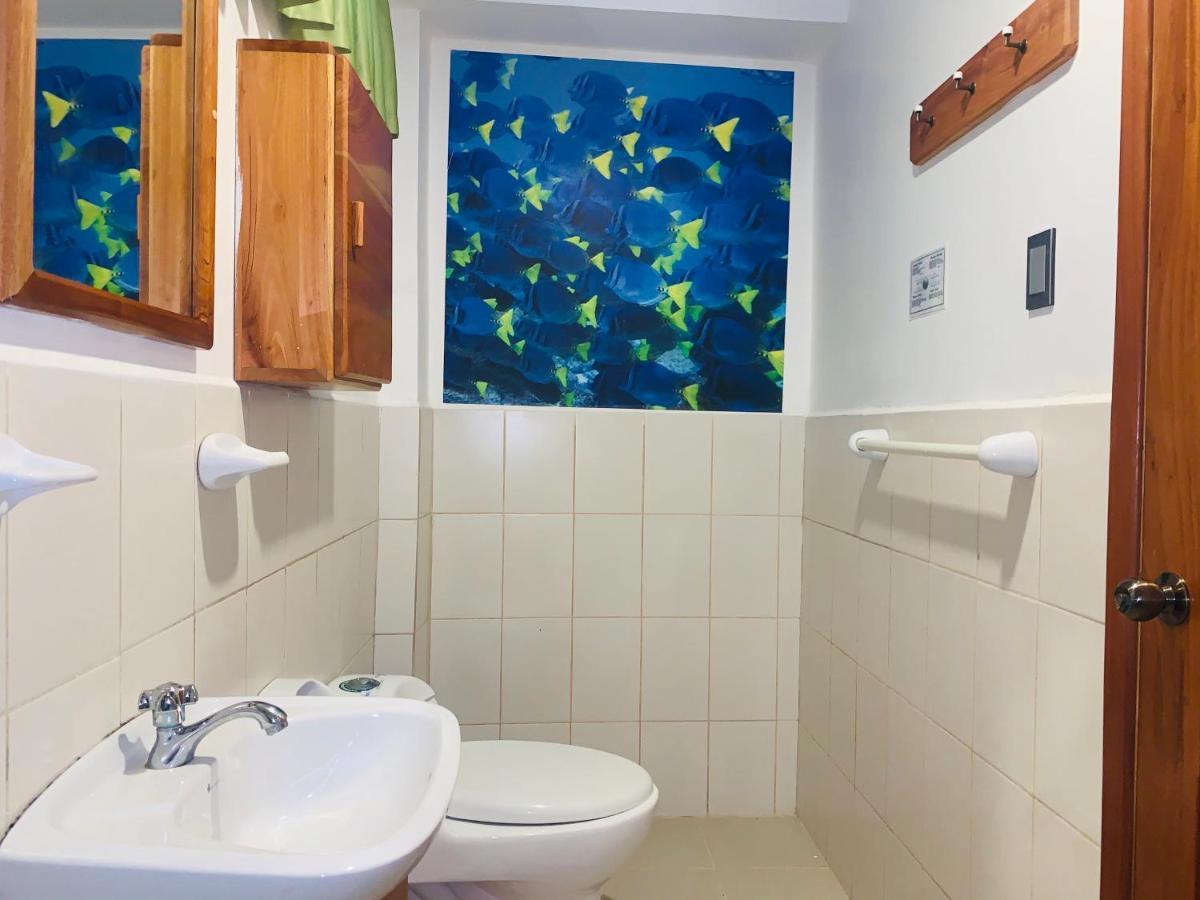 Hostal White House Galapagos Puerto Ayora  Εξωτερικό φωτογραφία