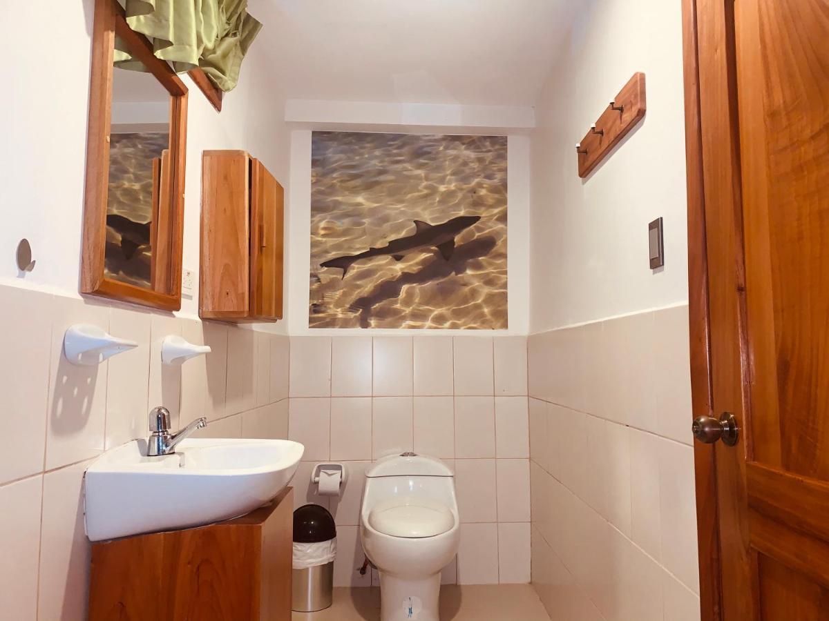 Hostal White House Galapagos Puerto Ayora  Εξωτερικό φωτογραφία
