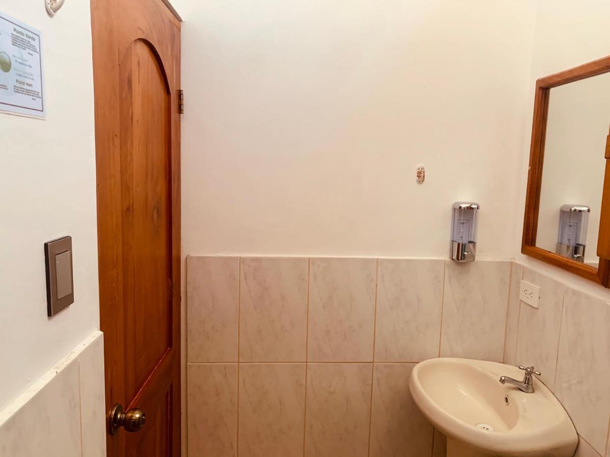 Hostal White House Galapagos Puerto Ayora  Εξωτερικό φωτογραφία