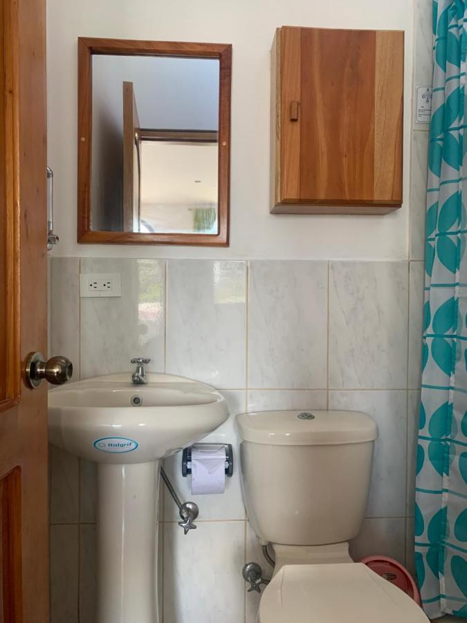 Hostal White House Galapagos Puerto Ayora  Εξωτερικό φωτογραφία