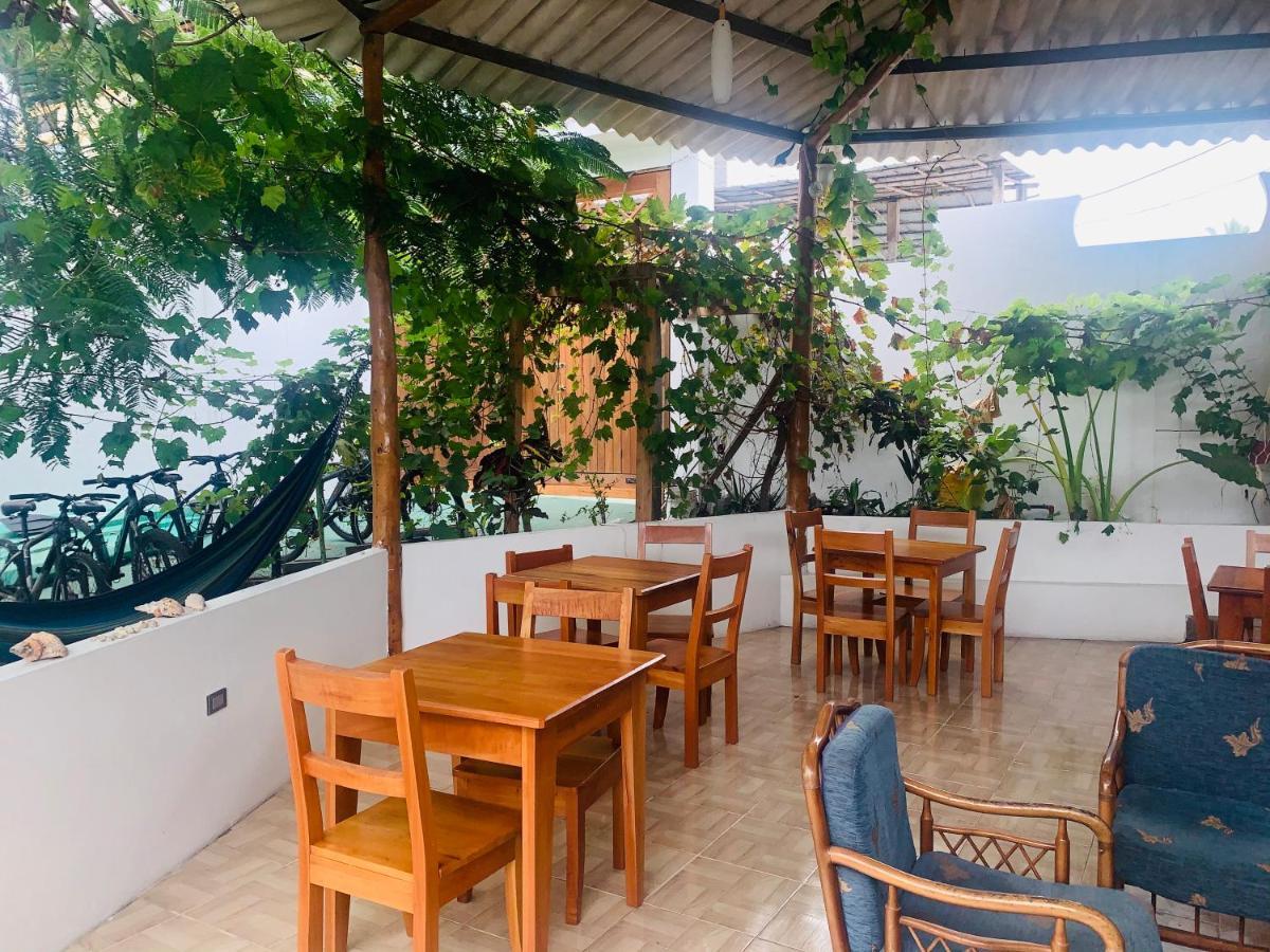 Hostal White House Galapagos Puerto Ayora  Εξωτερικό φωτογραφία