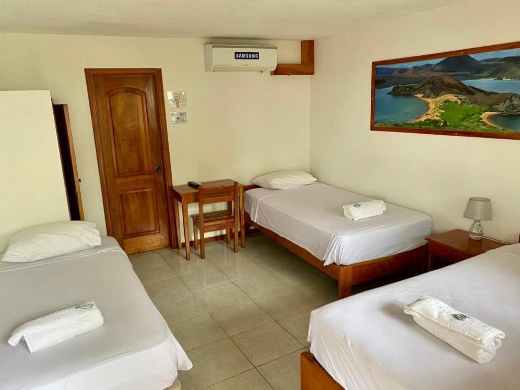 Hostal White House Galapagos Puerto Ayora  Εξωτερικό φωτογραφία