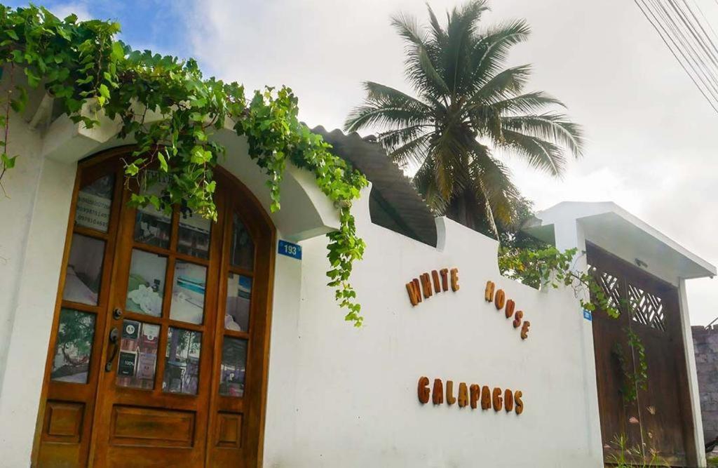 Hostal White House Galapagos Puerto Ayora  Εξωτερικό φωτογραφία