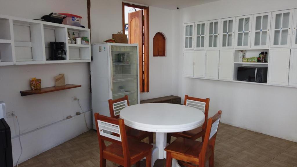 Hostal White House Galapagos Puerto Ayora  Εξωτερικό φωτογραφία