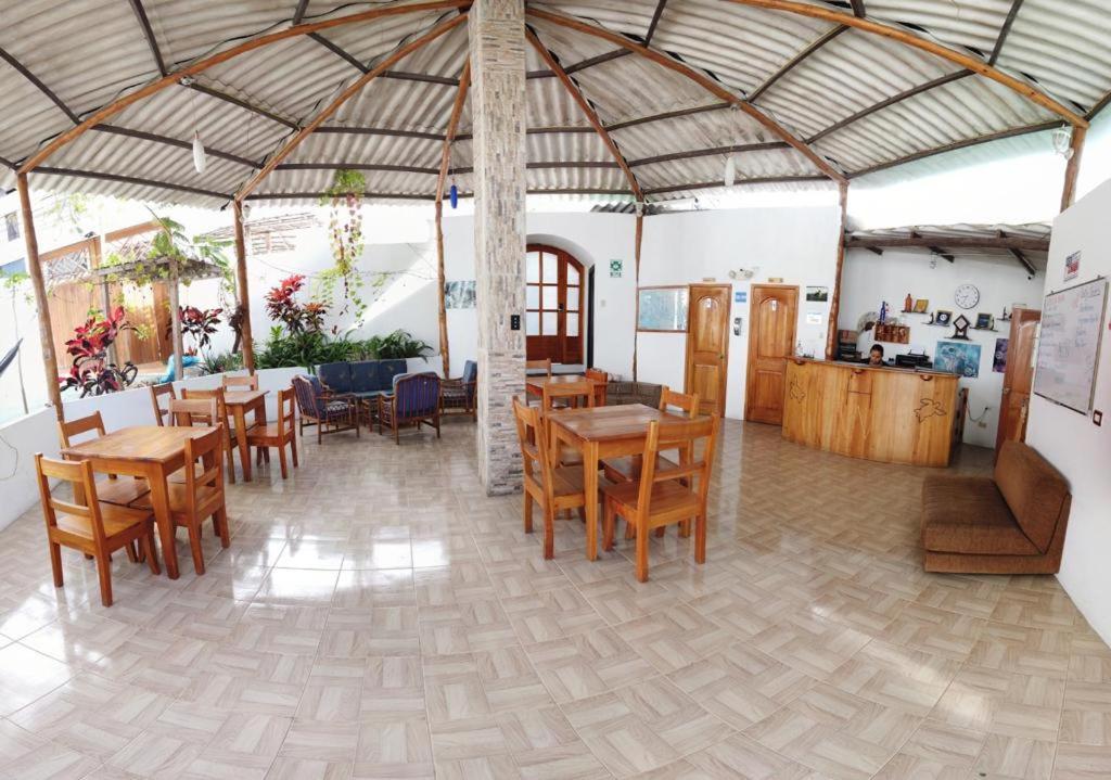 Hostal White House Galapagos Puerto Ayora  Εξωτερικό φωτογραφία