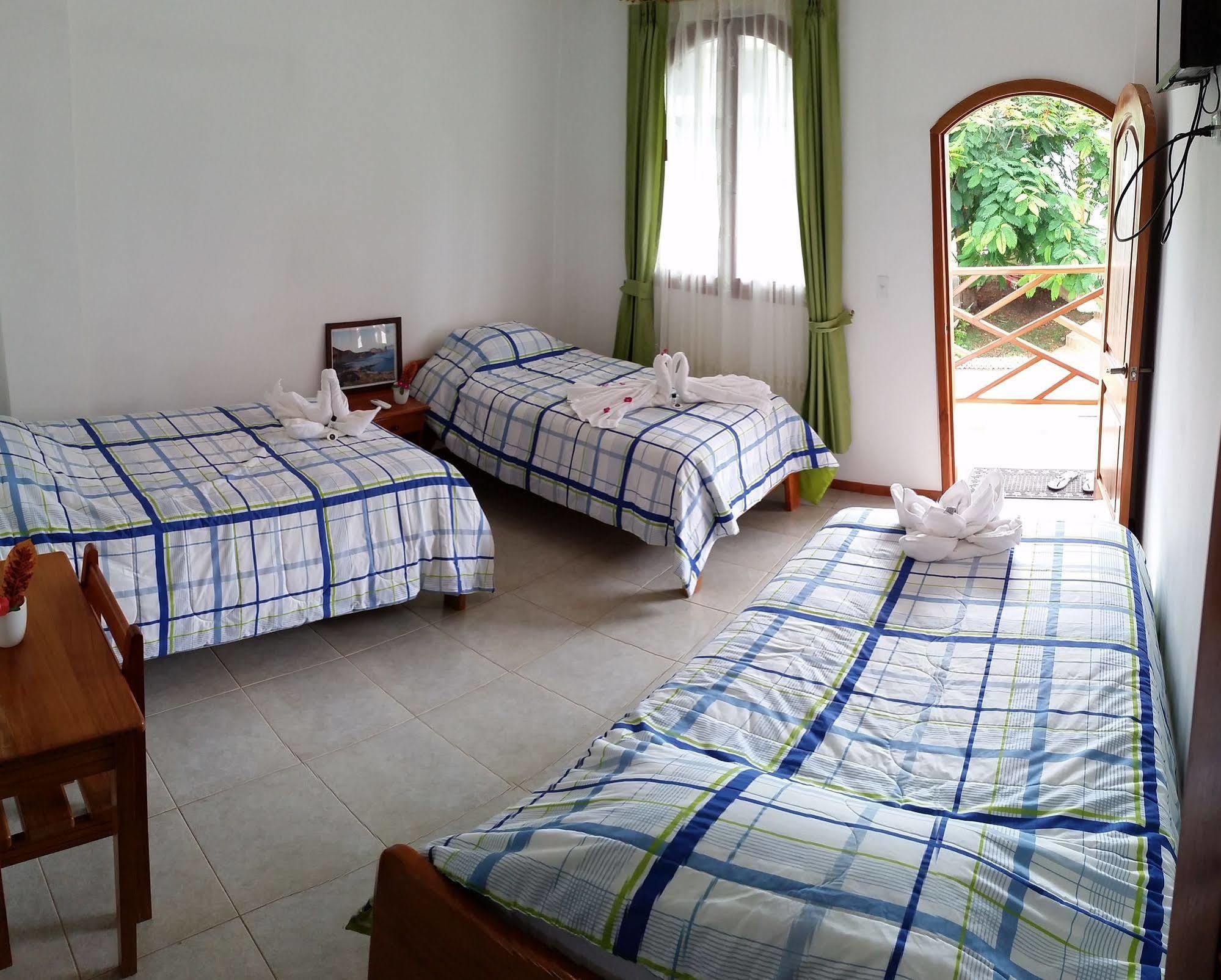 Hostal White House Galapagos Puerto Ayora  Εξωτερικό φωτογραφία