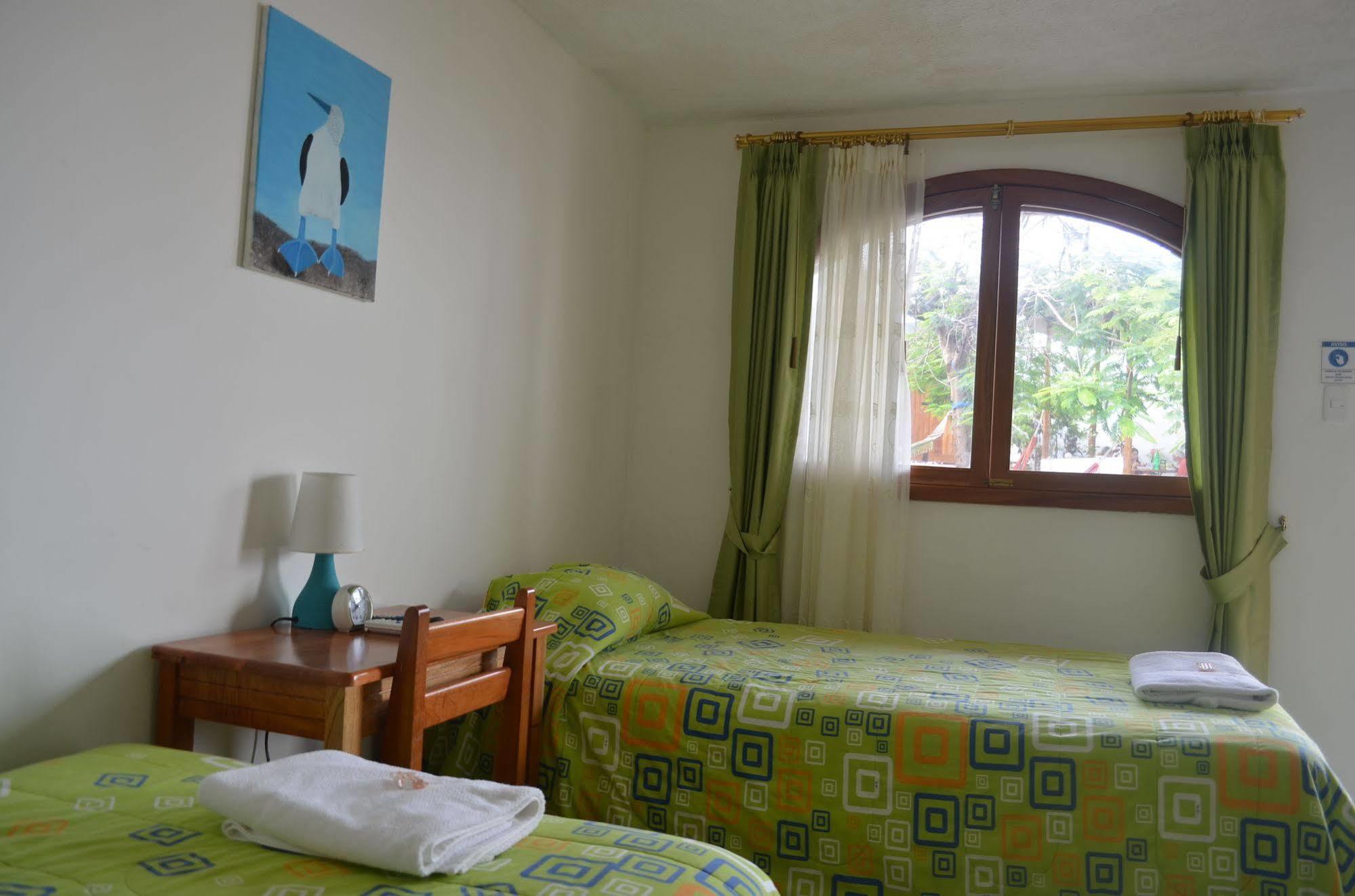 Hostal White House Galapagos Puerto Ayora  Εξωτερικό φωτογραφία