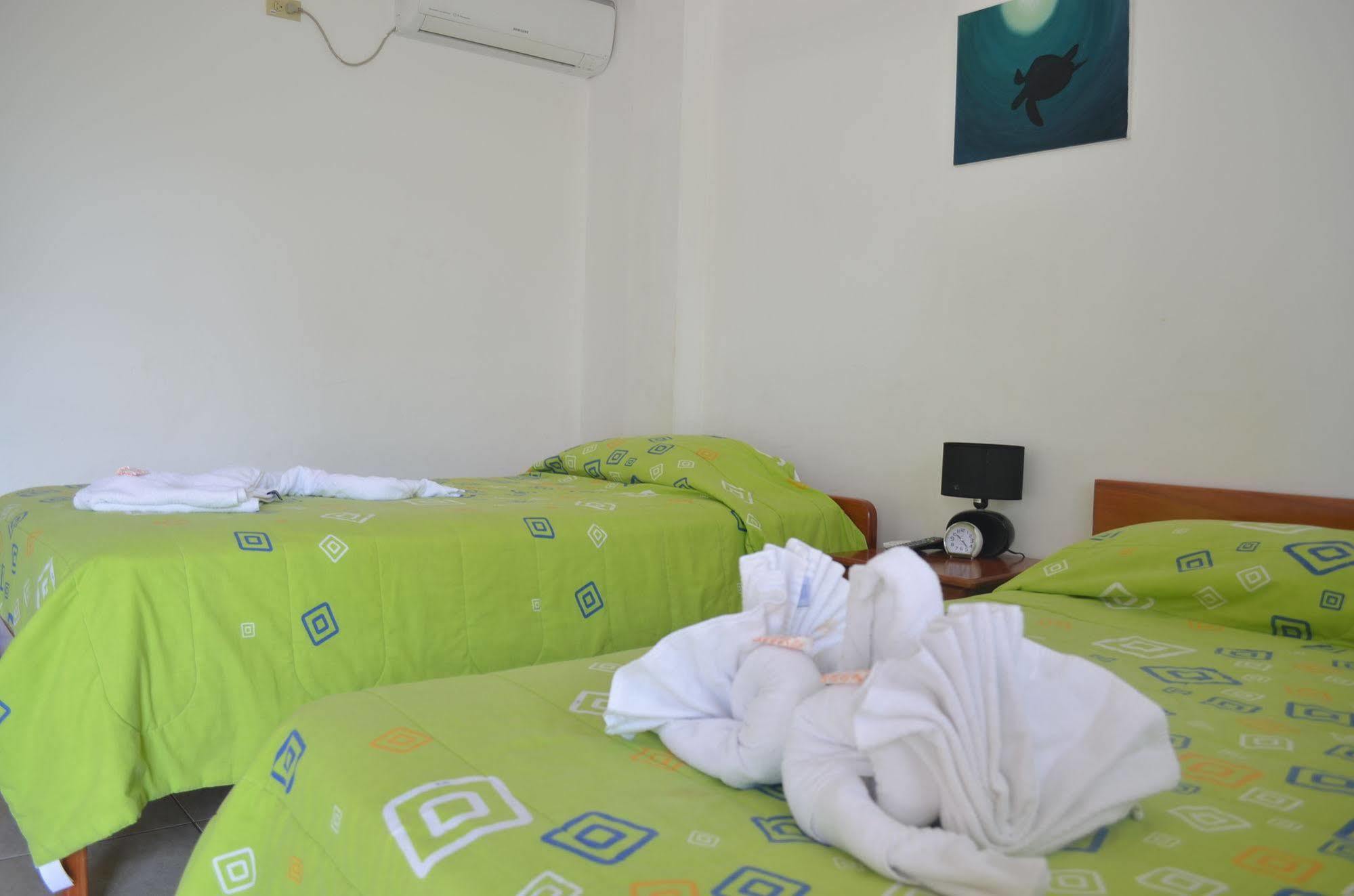 Hostal White House Galapagos Puerto Ayora  Εξωτερικό φωτογραφία
