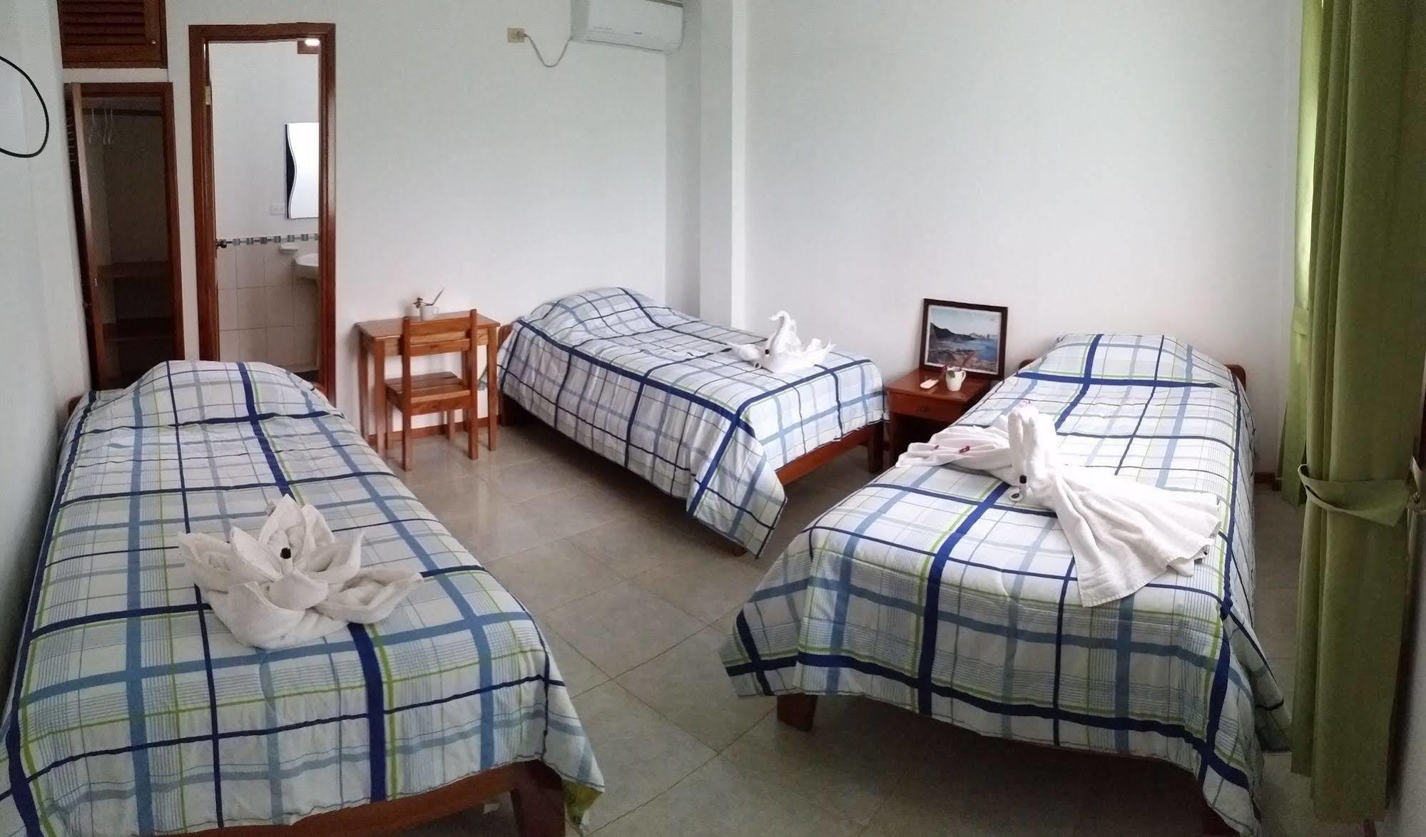 Hostal White House Galapagos Puerto Ayora  Εξωτερικό φωτογραφία